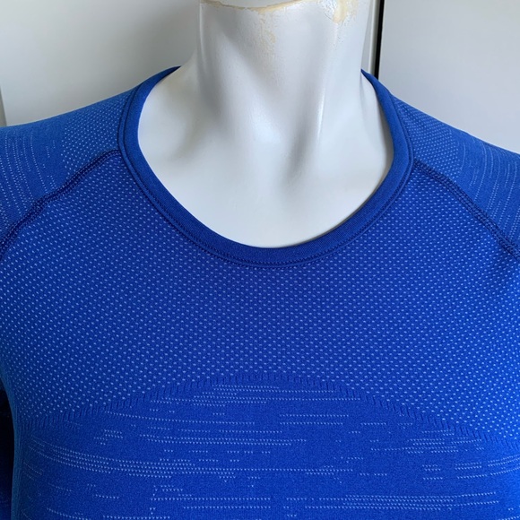 Athleta XS ruching back panels blue long sleeve T-shirt - Picture 3 of 6